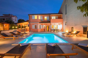 Villa Natalia with private pool near the sea